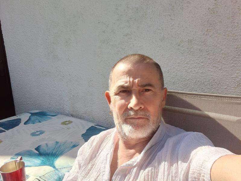 Gilles  63 ans Châteauroux