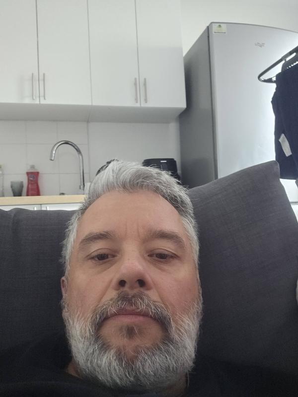 carlos 49 ans Versailles