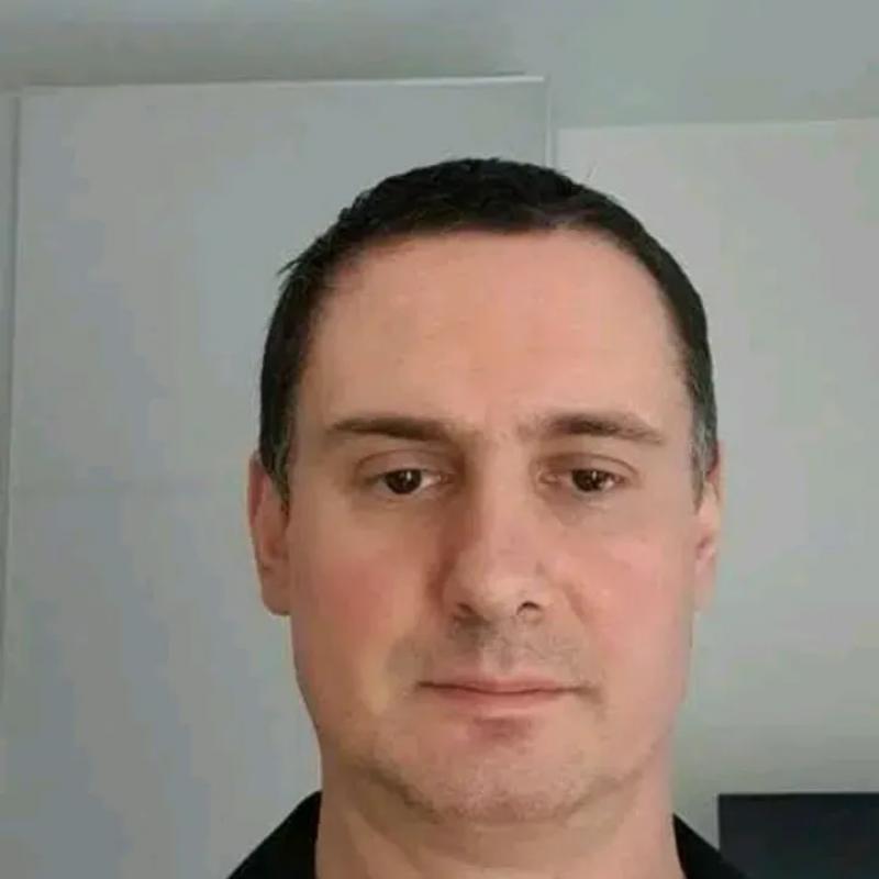 Alex 39 ans Lyon