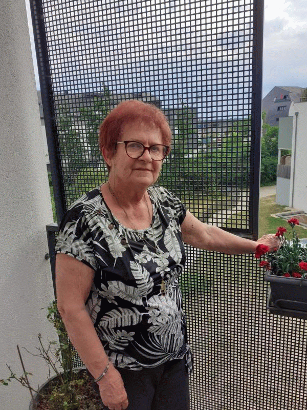 Nicole  76 ans Trélazé